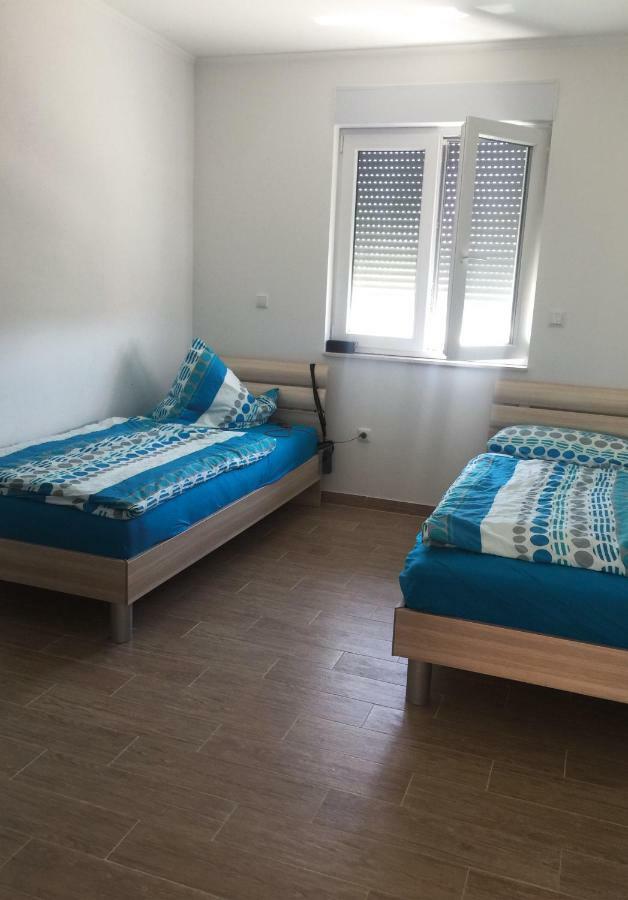 Villa Duga - Familie Il - I Vanovic Lamarra Urlaub Auf Vir Exteriér fotografie